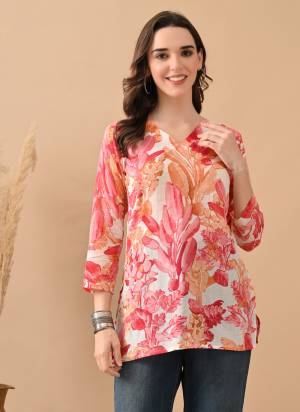 Looking These Beautiful Looking Readymade Tunic Kurti.These Kurti Fabricated On Cambric Cotton.Its Beautified With Designer Printed.