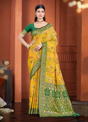 Attractie These Fastive And Party Wear Saree in Fine Colored.These Saree And Blouse is Fabricated On Cotton Silk.Its Beautified With Woven Meenakari Designer.
