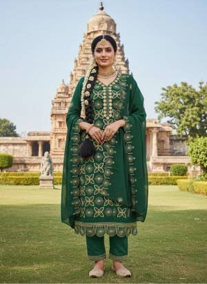 Garb These Disigner Suit in Fine Colored Pair With Bottom And Dupatta.These Top Are Georgette And Dupatta Are Fabricated On Georgette Pair With Santoon Bottom.Its Beautified With Designer Embroidery,Swarovski Work.
