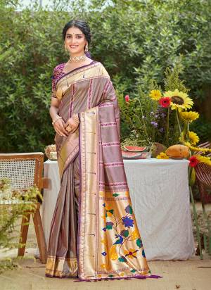 Attractie These Fastive And Party Wear Saree in Fine Colored.These Saree And Blouse is Fabricated On Silk.Its Beautified With Woven Meenakari Designer.