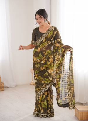 Garb These Party Wear Saree in Fine Colored.These Saree Are Marble Patta And Blouse is Banglori Fabricated.Its Beautified With Designer Floral Printed With Embroidery Cut Work Border.