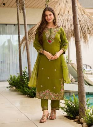 Garb These Beautiful Looking Readymade Suits.These Top Are Rayon And Bottom Are Rayon And Organza Dupatta Fabricated.Its Beautified  With Disigner Embroidery Work.