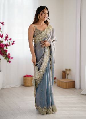 Attractive These Fancy Party Wear Saree in Fine Two Tone Colored.These Saree Are Fendy Chiffon And Blouse is Satin Silk Fabricated.Its Beautified With Two Tone Color,Designer Sequance,Jari Embroidery Work.
