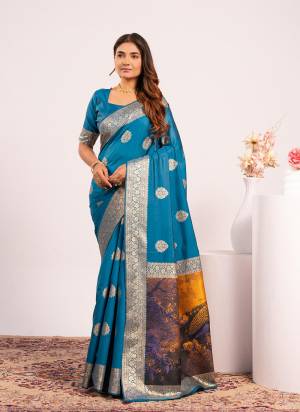Garb These Festive And Party Wear Saree in Fine Colored.These Saree And Blouse is Fabricated On Banarasi Silk.Its Beautified With Woven Jari Designer Resham Peacock Pallu.