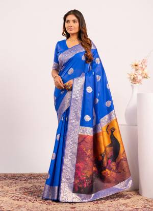 Garb These Festive And Party Wear Saree in Fine Colored.These Saree And Blouse is Fabricated On Banarasi Silk.Its Beautified With Woven Jari Designer Resham Peacock Pallu.