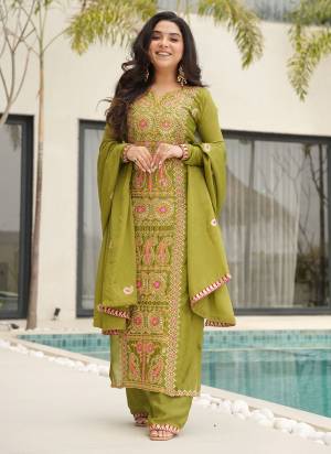 Attactive These Beautiful Looking Readymade Suit With Dupatta.These Top Bottom And Dupatta is Fabricated On Chinon.Its Beautified With Designer Multy Thread,Jari Embroidery Work.
