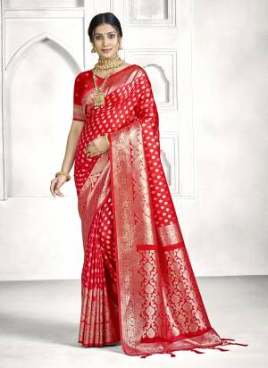 Attractive These Party Wear Saree in Fine Colored.These Saree And Blouse is Fabricated On Banarasi Silk.Its Beautified With Weaving Jari Designer.