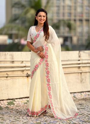 Attractive These Party Wear Saree in Fine Colored.These Saree And Blouse is Fabricated On Crush Silk.Its Beautified With Designer Multy Thread Embroidery Work.