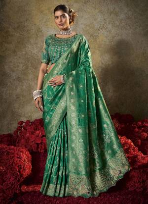 Attractive These Traditinol Party Wear Saree in Fine Colored.These Saree Soft Silk And Blouse is Fabricated On Art Silk Pair.Its Beautified With Woven Designer With Embroidery,Diamond Work.