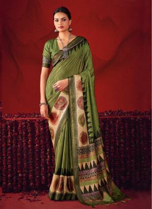 Garb These Traditinol Party Wear Saree in Fine Colored.These Saree Gathan Silk And Blouse is Fabricated On Gathan Silk Pair.Its Beautified With Woven Border Designer With Digital Printed.