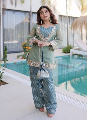 Attactive These Beautiful Looking Readymade Dress With Batwa.These Top Are Salasa Silk Bottom And Batwa is Fabricated On Jacquard Silk.Its Beautified With Designer Mirror,Jari Embroidery Work.