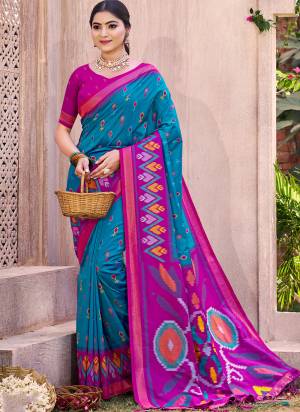 Garb These Fastive And Party Wear Saree in Fine Colored.These Saree And Blouse is Fabricated On Pochampalli Silk.Its Beautified With Woven Designer.