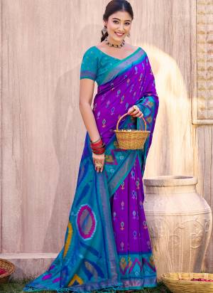 Garb These Fastive And Party Wear Saree in Fine Colored.These Saree And Blouse is Fabricated On Pochampalli Silk.Its Beautified With Woven Designer.