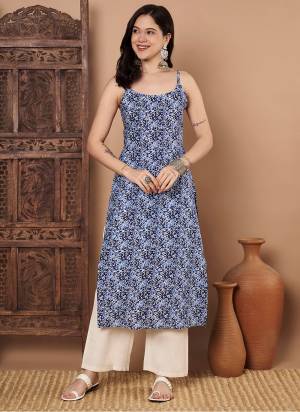 Garb These Beautiful Looking Readymade Long Kurti.These Kurti Fabricated On Cotton.Its Beautified With Designer Printed.