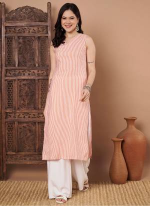 Garb These Beautiful Looking Readymade Long Kurti.These Kurti Fabricated On Cotton.Its Beautified With Designer Printed.