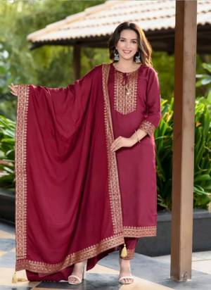 Garb These Suit in Fine Colored Pair With Bottom And Dupatta.These Top Are Rayon Slub And Bottom Are Fabricated On Rayon Slub Pair With Rayon Slub Dupatta.Its Beautified With Designer Khadi Printed.