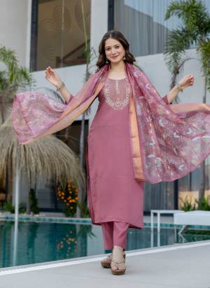 Garb These Suit in Fine Colored Pair With Bottom And Dupatta.These Top Are Chanderi And Bottom Are Fabricated On Chanderi Pair With Organza Dupatta.Its Beautified With Designer Embroidery Work,Printed.