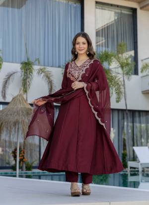 Garb These Suit in Fine Colored Pair With Bottom And Dupatta.These Top Are Chinon And Bottom Are Fabricated On Chinon Pair With Organza Dupatta.Its Beautified With Designer Embroidery Work.