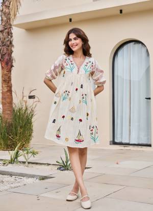 Attractive These Beautiful Looking Readymade Tunic Kurti.These Kurti Fabricated On Cotton.Its Beautified With Designer Embroidery Work.