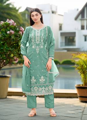 Garb These Designer Suit in Fine Colored Pair With Bottom And Dupatta.These Top Are Cotton And Dupatta Are Fabricated On Organza Pair With Cotton Bottom.Its Beautified With Cotton Inner.Its Beautified With Designer Thread Embroidery Work.