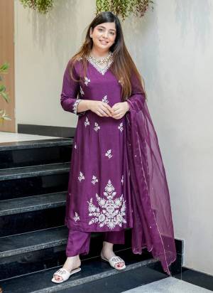 Garb These Suit in Fine Colored Pair With Bottom And Dupatta.These Top Are Muslin And Bottom Are Fabricated On Muslin Pair With Organza Dupatta.Its Beautified With Designer Embroidery Work.