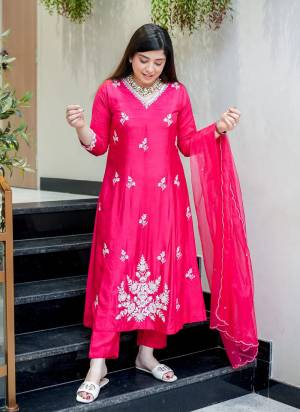 Garb These Suit in Fine Colored Pair With Bottom And Dupatta.These Top Are Muslin And Bottom Are Fabricated On Muslin Pair With Organza Dupatta.Its Beautified With Designer Embroidery Work.