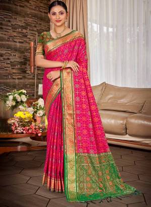 Attractie These Fastive And Party Wear Saree in Fine Colored.These Saree And Blouse is Fabricated On Patola Silk.Its Beautified With Woven Designer.