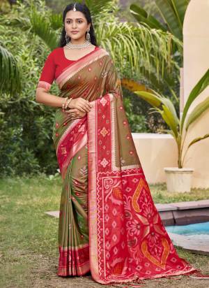Garb These Fastive And Party Wear Saree in Fine Colored.These Saree And Blouse is Fabricated On Pochampalli Silk.Its Beautified With Woven Designer.