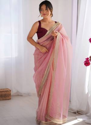 Attractive These Party Wear Saree in Fine Colored.These Saree Are Daul Shade Gold Net And Blouse is Mono Banglori Fabricated.Its Beautified With Designer Codding Embroidery Work Lace Border.