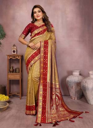 Attractive These Festive Party Wear Saree in Fine Colored.These Saree And Blouse is Fabricated On Handloom Kalamkari Silk.Its Beautified With Weaving Jacquard Designer.