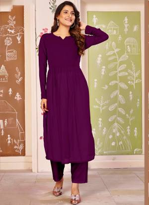 Looking These Beautiful Looking Readymade Nayra Style Kurti.These Kurti is Fabricated On Georgette.Its Beautified With Solid Designer.
