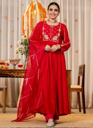 Looking These Suit in Fine Colored Pair With Bottom And Dupatta.These Top Are Chanderi And Bottom Are Fabricated On Chanderi Pair With Organza Dupatta.Its Beautified With Designer Embroidery Work.