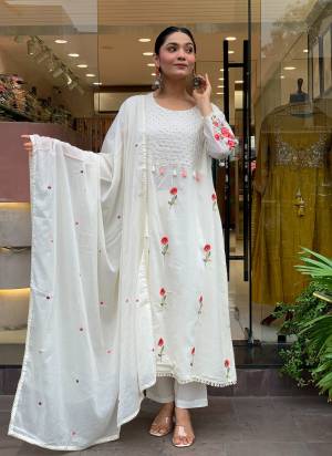 Looking These Suit in Fine Colored Pair With Bottom And Dupatta.These Top Are Chanderi And Bottom Are Fabricated On Chanderi Pair With Chanderi Dupatta.Its Beautified With Designer Embroidery Work.