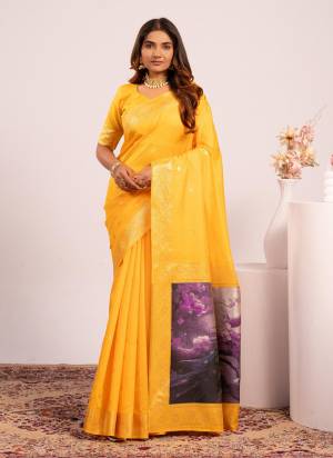 Garb These Festive And Party Wear Saree in Fine Colored.These Saree And Blouse is Fabricated On Banarasi Silk.Its Beautified With Woven Jari Designer Resham Peacock Pallu.