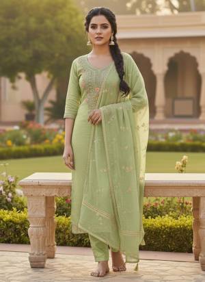 Looking These Disigner Suit in Fine Colored Pair With Bottom And Dupatta.These Top Are Chanderi Butti And Dupatta Are Fabricated On Organza Pair With Santoon Bottom.Its Beautified With Woven Designer With Embroidery Work.