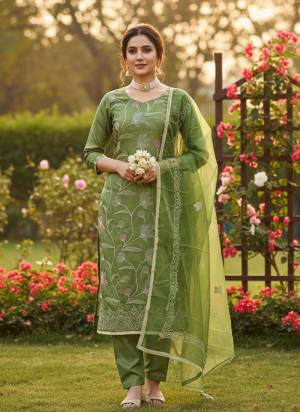 Garb These Disigner Suit in Fine Colored Pair With Bottom And Dupatta.These Top Are Glass Cotton And Dupatta Are Fabricated On Organza Pair With Santoon Bottom.Its Beautified With Designer Embroidery Work.