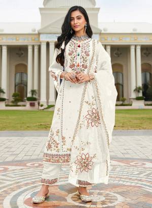 Attractive These Party Wear Designer Salwar Suit in Fine Colored Pair With Bottom And Dupatta.These Top Are Cotton And Dupatta Are Fabricated On Organza Pair With Cotton Bottom.Its Beautified With Cotton Inner.Its Beautified With Designer Embroidery Work.