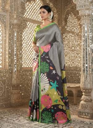 Attractive These Fastive And Party Wear Saree in Fine Colored.These Saree And Blouse is Fabricated On Crepe Silk.Its Beautified With Designer Digital Printed.