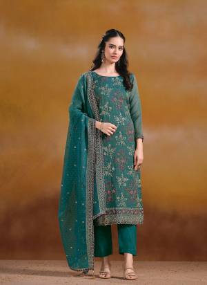 Attractive These Party Wear Salwar Suit in Fine Colored Pair With Bottom And Dupatta.These Top And Dupatta Are Fabricated On Gold Crinkle Organza Chiffon Pair With Santoon Bottom.Its Beautified With Designer Embroidery With Zarkan Work.