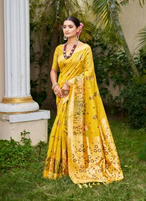 Looking These Party Wear Salwar Suit in Fine Colored Pair With Bottom And Dupatta.These Top And Dupatta Are Fabricated On Crinkle Chiffon Pair With Santoon Bottom.Its Beautified With Designer Thread Embroidery With Swarovski Work.