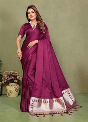 Garb These Festive Party Wear Saree in Fine Colored.These Saree And Blouse is Fabricated On Satin Silk.Its Beautified With Hand Dyed With Woven Lagdi Patta Pallu Gala Designer.