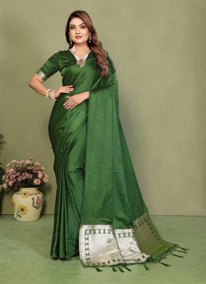 Garb These Festive Party Wear Saree in Fine Colored.These Saree And Blouse is Fabricated On Satin Silk.Its Beautified With Hand Dyed With Woven Lagdi Patta Pallu Gala Designer.