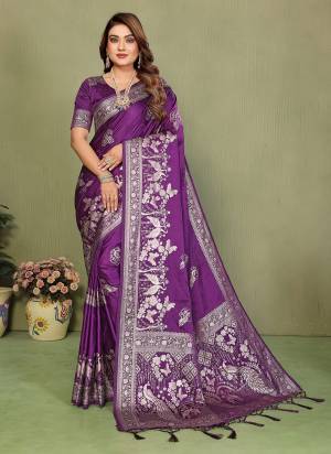 Looking These Festive Party Wear Saree in Fine Colored.These Saree And Blouse is Fabricated On Handloom Satin Silk.Its Beautified With Woven Jari Designer.