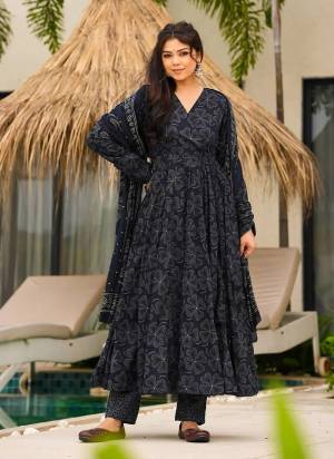 Garb These Beautiful Looking Readymade Plazzo Suits.These Top Are Muslin And Bottom is Fabricated On Muslin And Muslin Dupatta.Its Beautified With Designer Digital Printed.