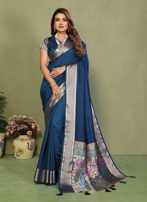 Looking These Festive Party Wear Saree in Fine Colored.These Saree And Blouse is Fabricated On Paithani Silk.Its Beautified With Paithani Pallu Woven Gala Designer.