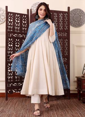 Looking These Suit in Fine Colored Pair With Bottom And Dupatta.These Top Are Chanderi And Bottom Are Fabricated On Chanderi Pair With Chanderi4 Dupatta.Its Beautified With Designer Embroidery Work.