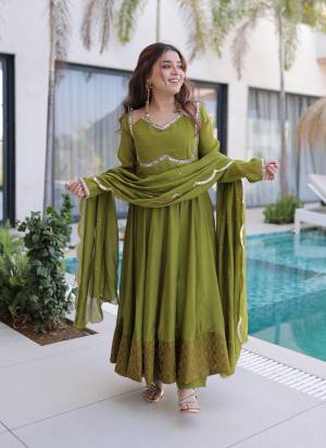 Attactive These Beautiful Looking Readymade Suit With Dupatta.These Top And Dupatta Are Mul Chanderi And Bottom is Fabricated On Roman Silk.Its Beautified With Woven Designer With Mirror Lace Work.