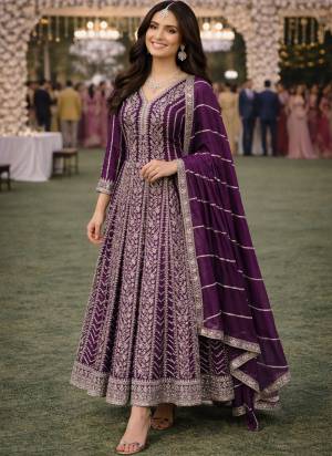 Attractive These Party Wear Anarkali Suit in Fine Colored Pair With Dupatta.These Top Are Chinon And Dupatta Are Fabricated On Chinon Pair.Its Beautified With Designer Heavy Embroidery Work.