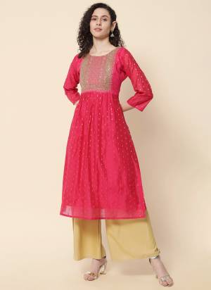 Attrective These Beautiful Looking Readymade Kurti.These Kurti Fabricated On Chanderi Modal.Its Beautified With Woven Butti Designer With Coding Embroidery Work.