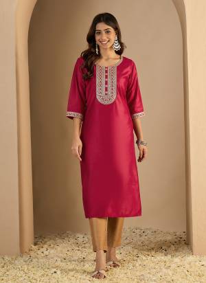 Garb These Beautiful Looking Readymade Kurti.These Kurti Fabricated On Silk Blend.Its Beautified With Designer Embroidery Work.